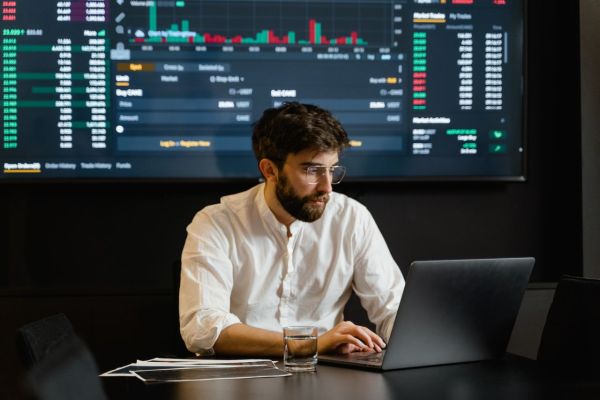 Comparatif courtier en ligne : les meilleures options du moment